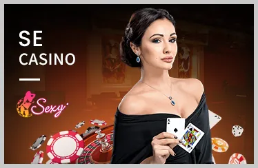 Người chơi đang sử dụng điện thoại để chơi game nổ hũ